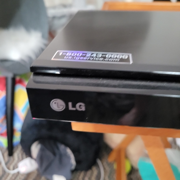 LG 3D Blu-ray player with built in Wi-Fi - Picture 4 of 9